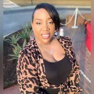 Meet your Posher, Suzette